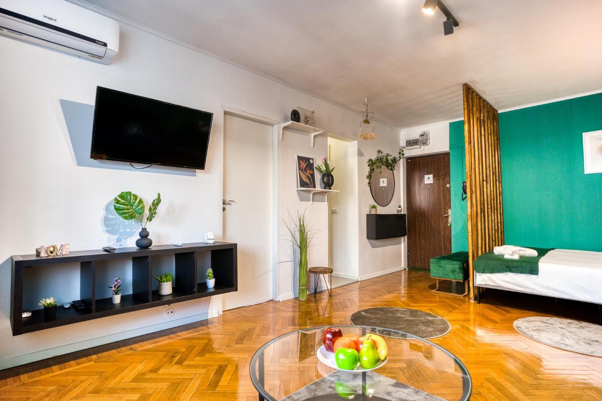Hacienda Royal Palace - Central Designer Apartment Bukares Bagian luar foto